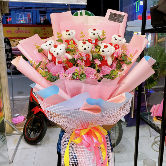 Hoa tươi mix gấu bông - hoa tươi Bến Lức 